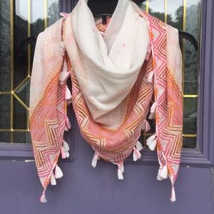 NEVER WORN tasseled square scarf